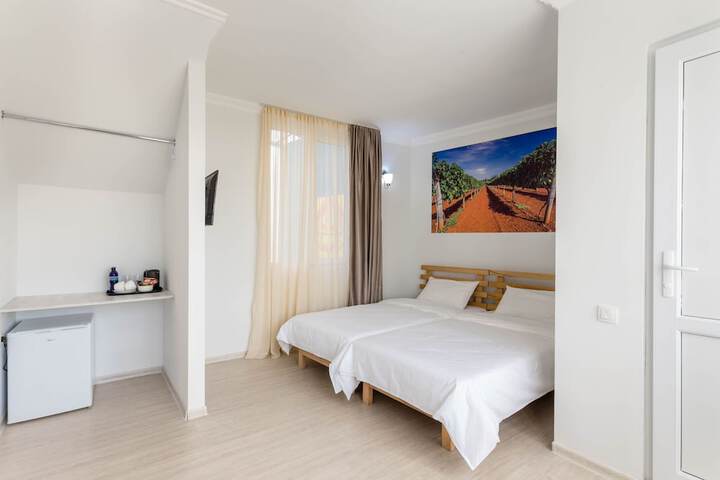 Room 12 of 64