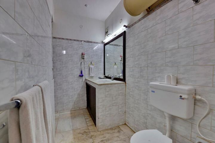 Room 14 of 25