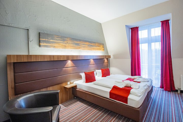 Room 10 of 119