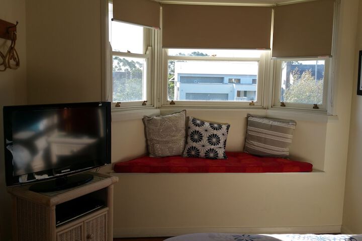 Room 28 of 34