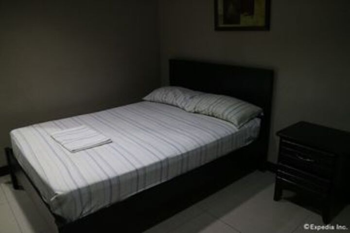 Room 4 of 20