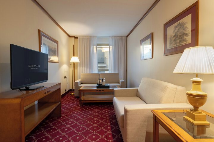 Room 19 of 41