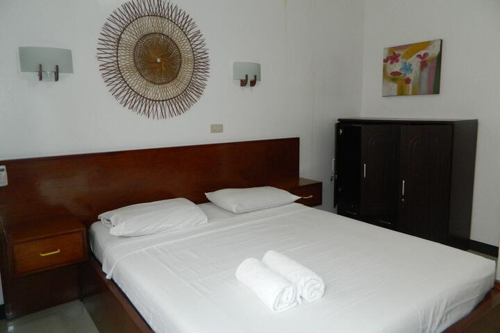 Room 2 of 6
