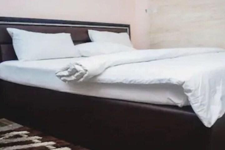 Room 4 of 24