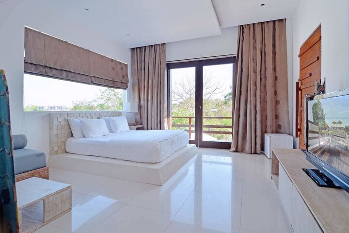 Room 10 of 24