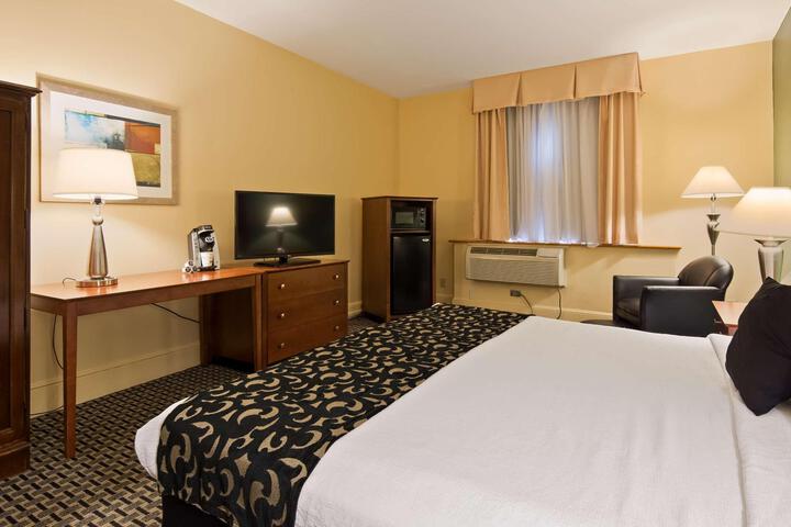 1 King Bed (13 of 24)