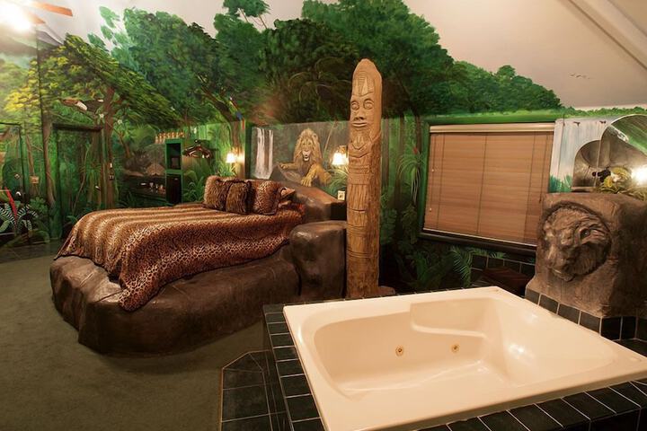 Hot Tub 51 of 59