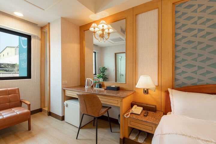 Room 20 of 37