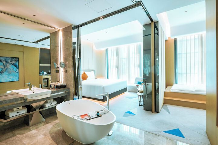 Room 15 of 124