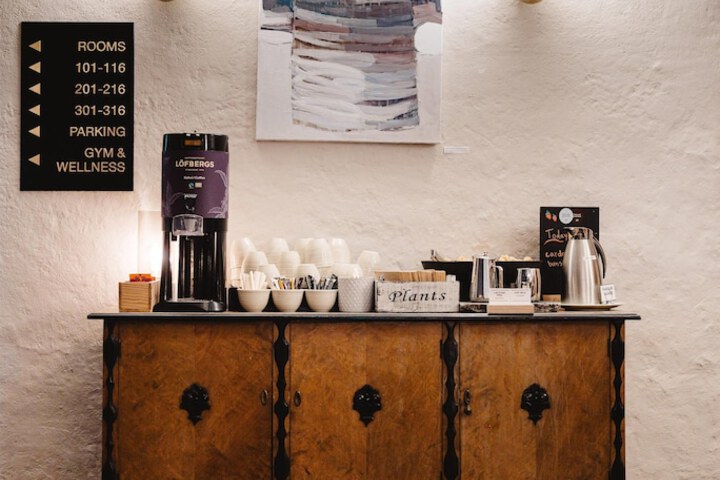 Breakfast/Coffee Service 56 of 66