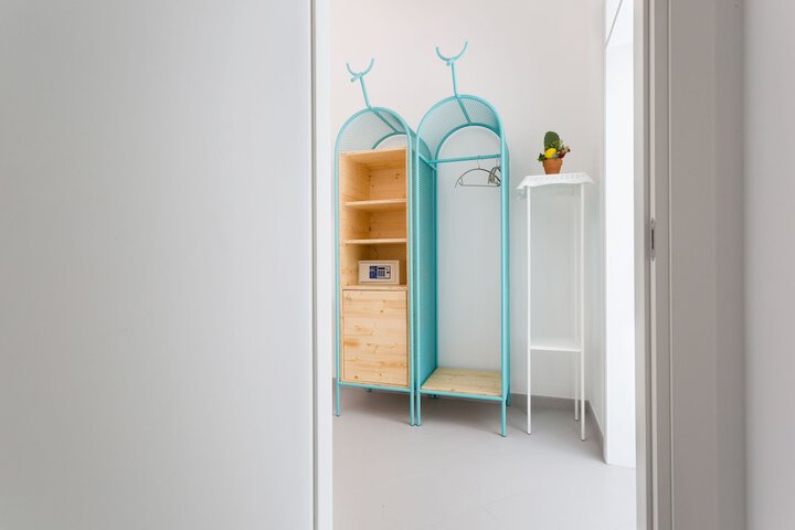 Room 12 of 36