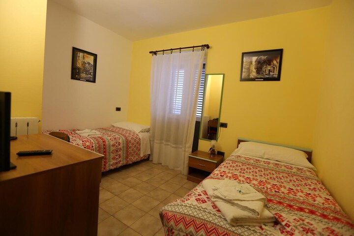 Room 19 of 63
