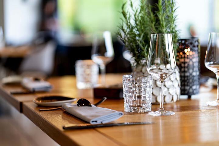 Dining 110 of 140