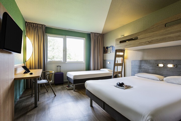 Room 2 of 39