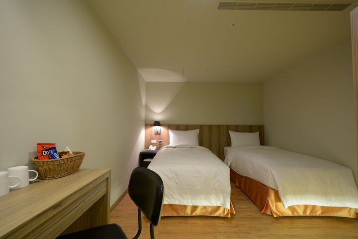 Room 6 of 41