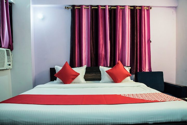 Room 6 of 10