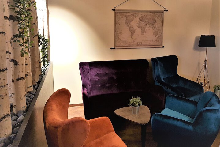Lounge 50 of 56
