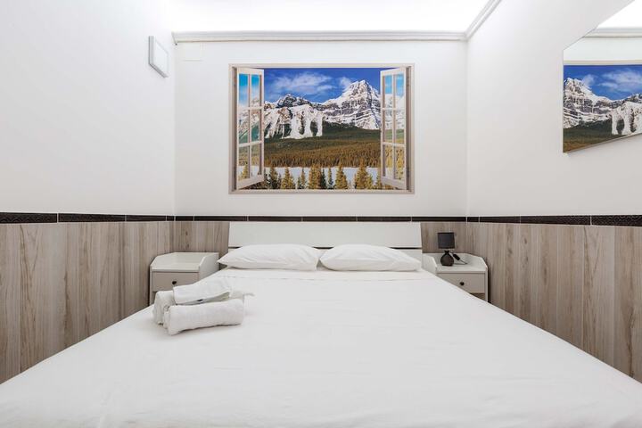 Room 7 of 27