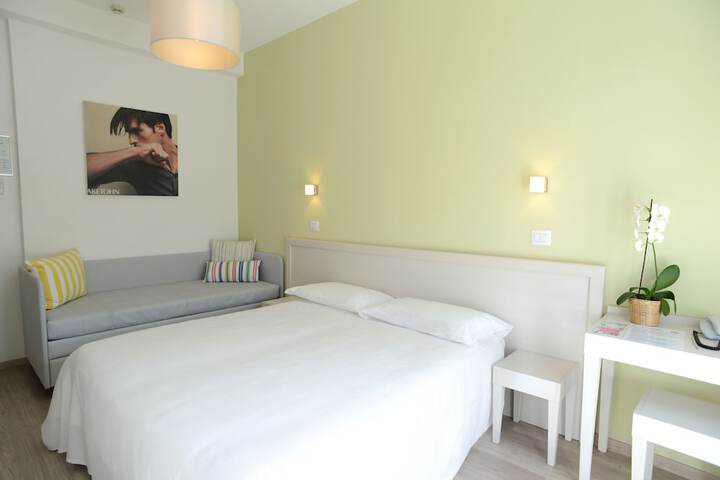Room 5 of 63