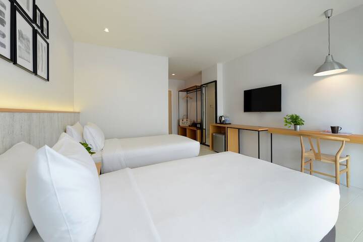 Room 28 of 63