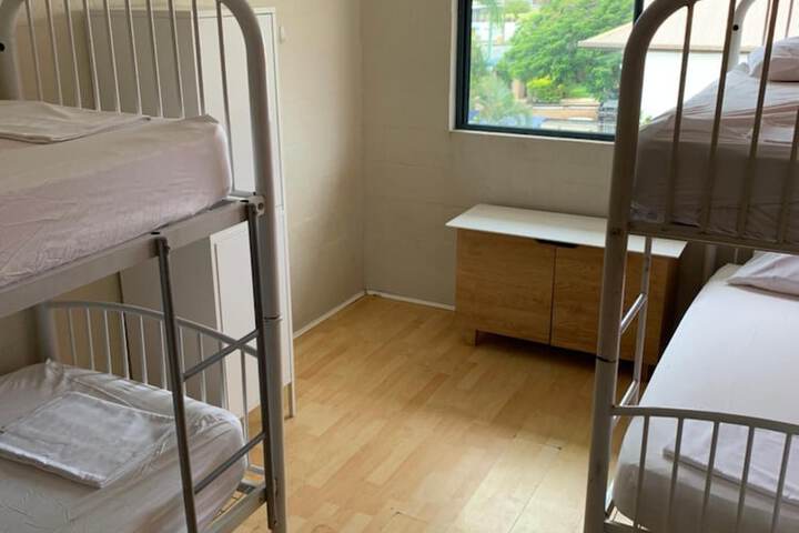 Room 9 of 28