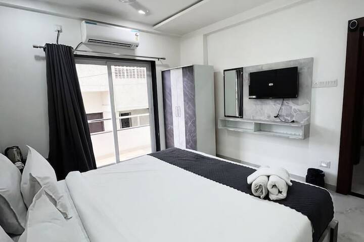 Room 10 of 29