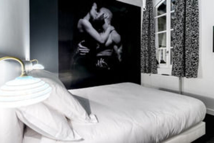 Room 15 of 28