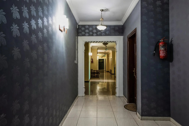 Room 10 of 13