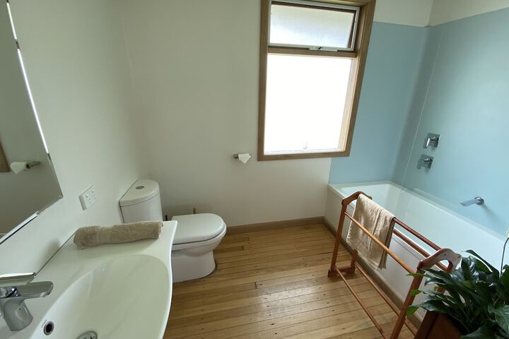 Room 79 of 128