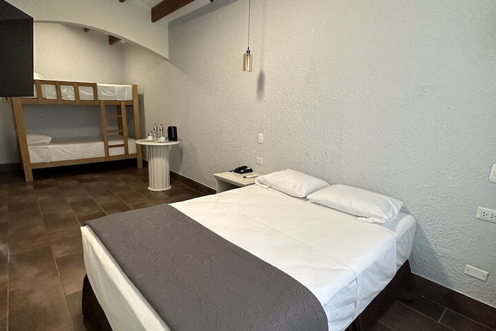 Room 21 of 63