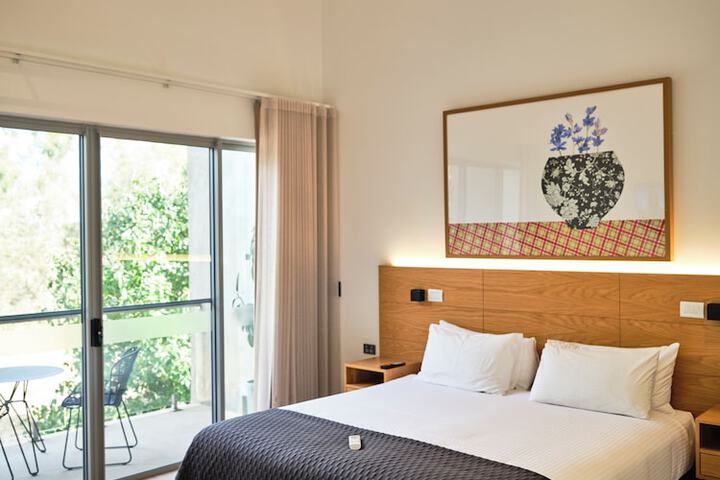 Room 9 of 50