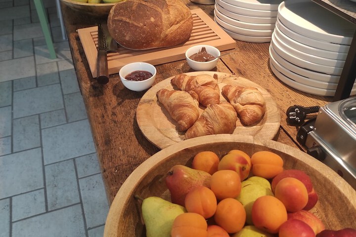 Breakfast/Coffee Service 94 of 152