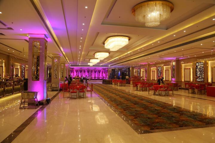 Ballroom/Hall 24 of 35
