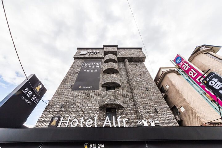 Hotel 7 of 84