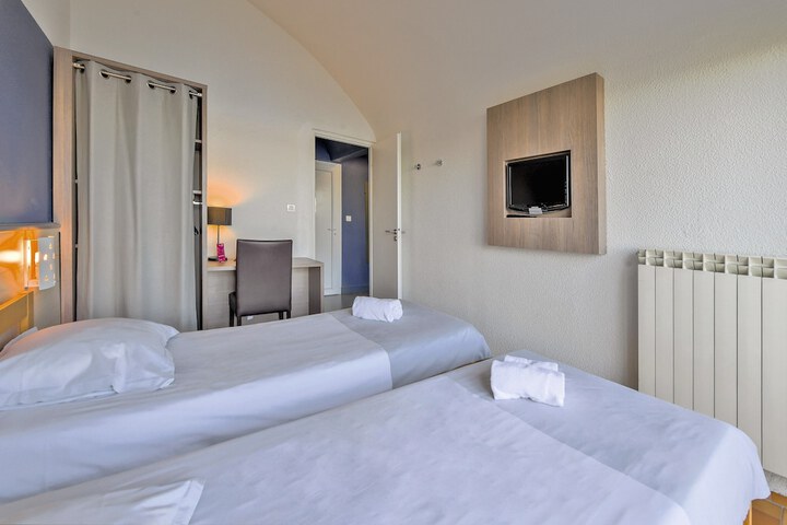 Room 7 of 37