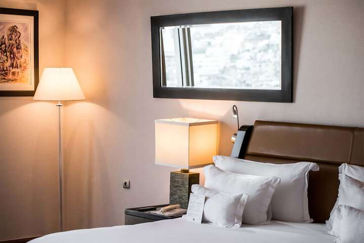 Room 4 of 78
