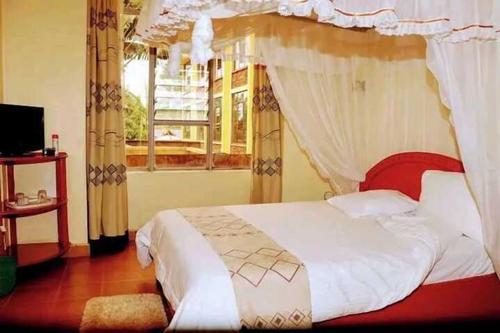 Room 15 of 60