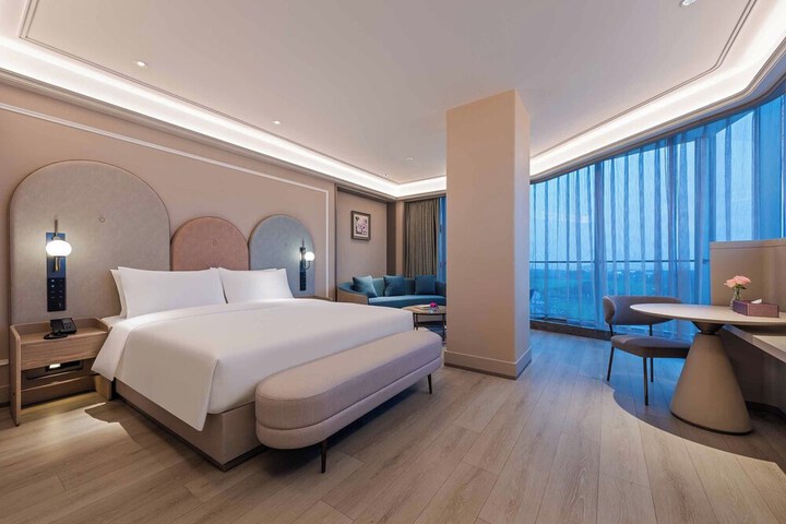 Room 14 of 35
