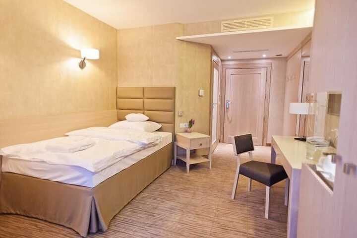 Room 5 of 46
