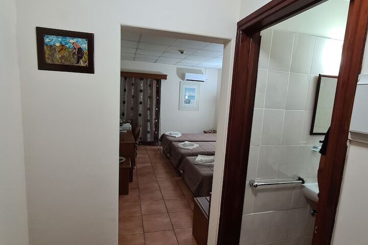 Room 16 of 64