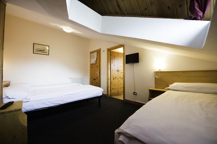 Room 45 of 112