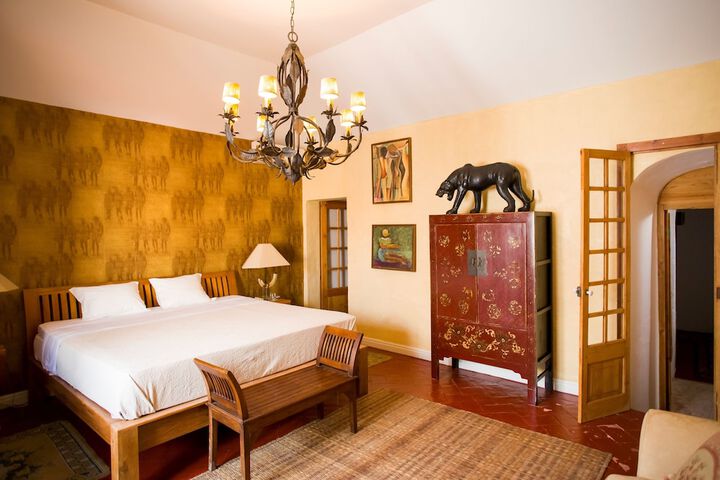 Room 15 of 36