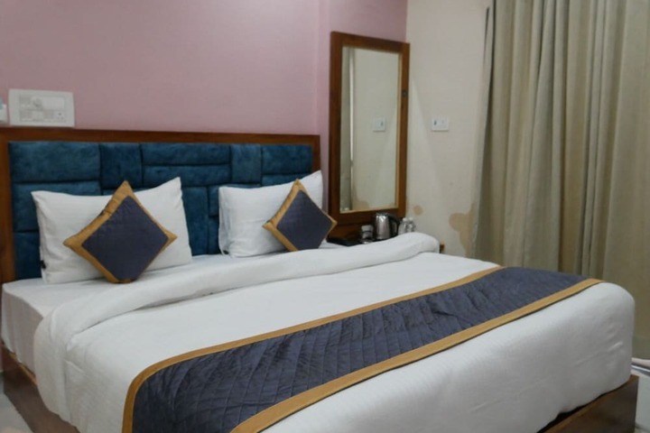 Room 11 of 22