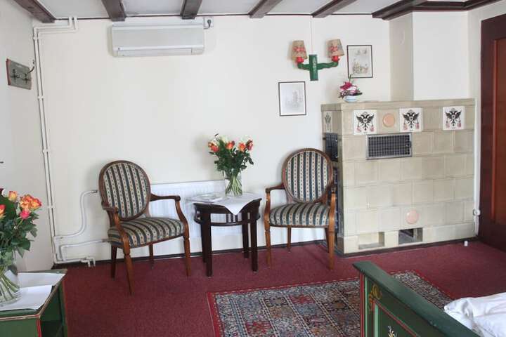 Room 12 of 21