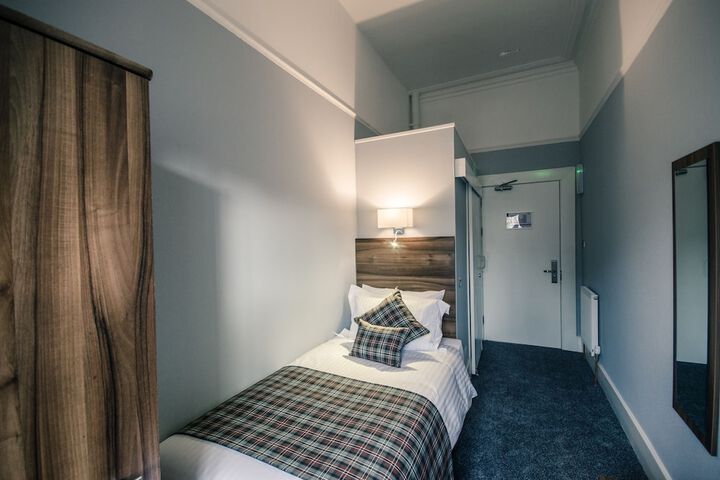 Room 41 of 67