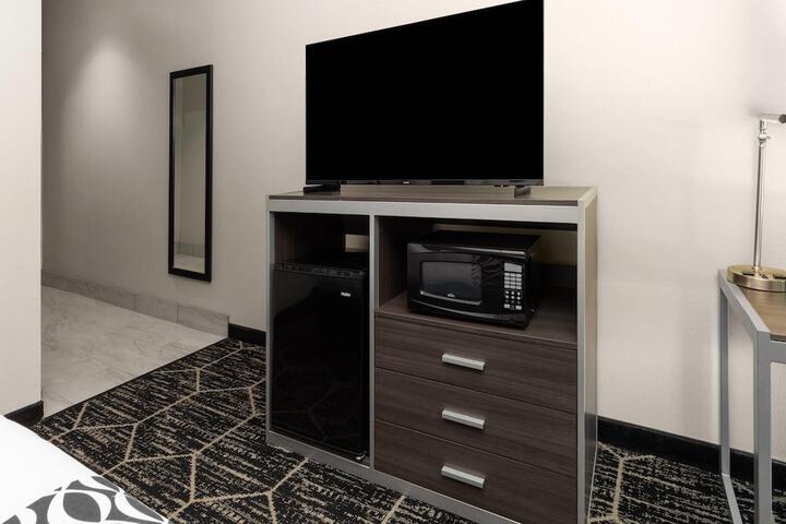 Room 15 of 36