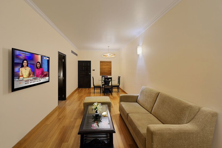 Room 8 of 30