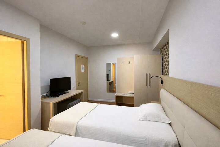 Room 31 of 85