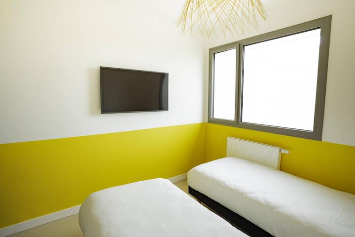 Room 3 of 31