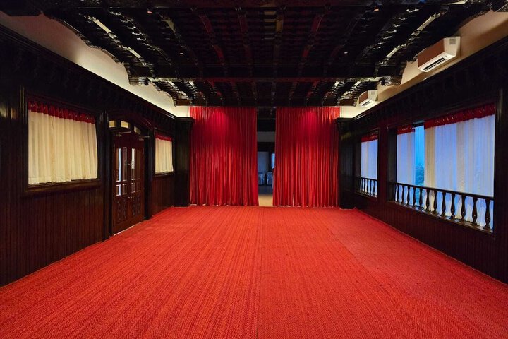 Ballroom/Hall 33 of 49